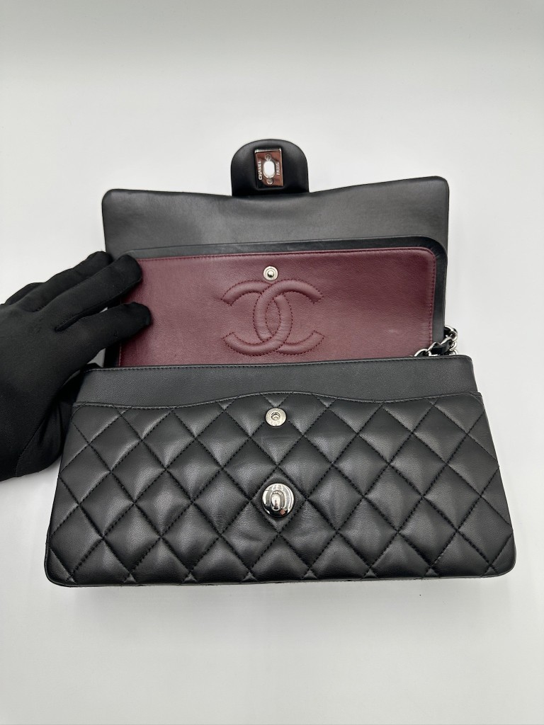Classic Medium Double Flap bag