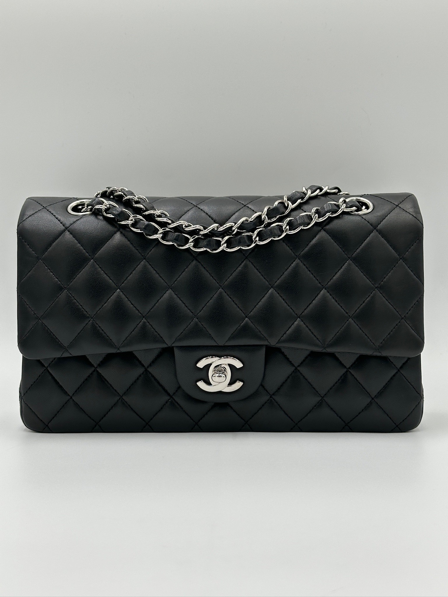 Classic Medium Double Flap bag