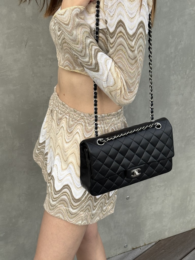 Classic Medium Double Flap bag