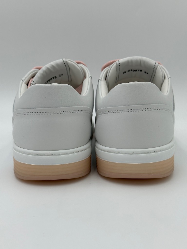 sneakersy