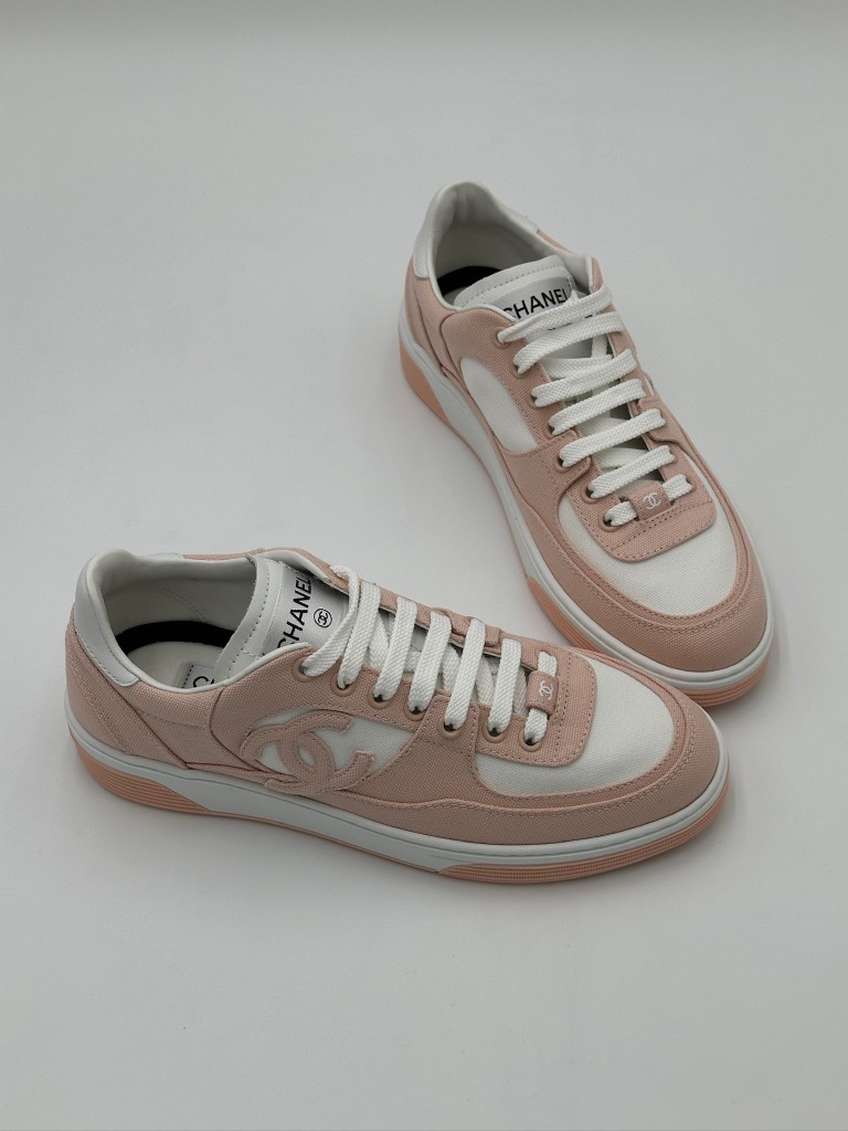 sneakersy