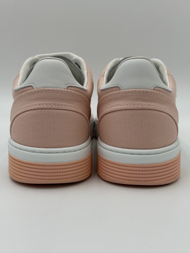 sneakersy