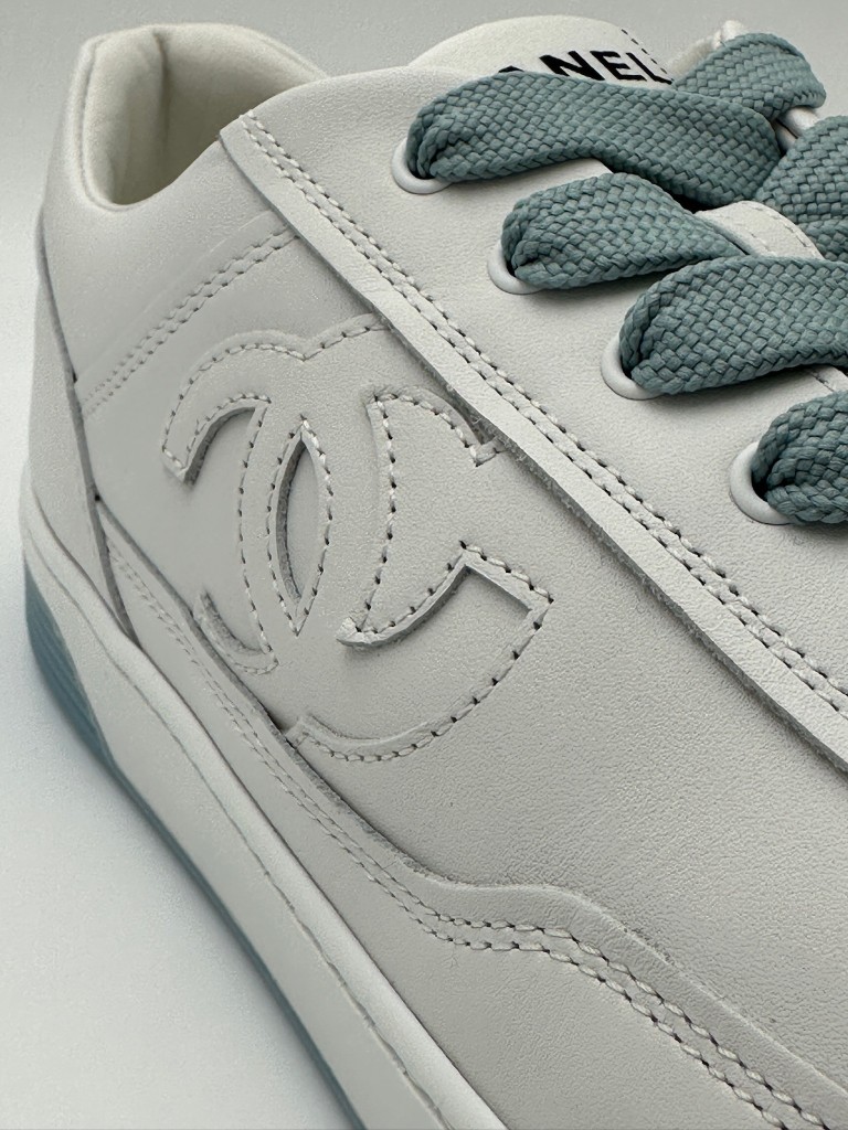sneakersy