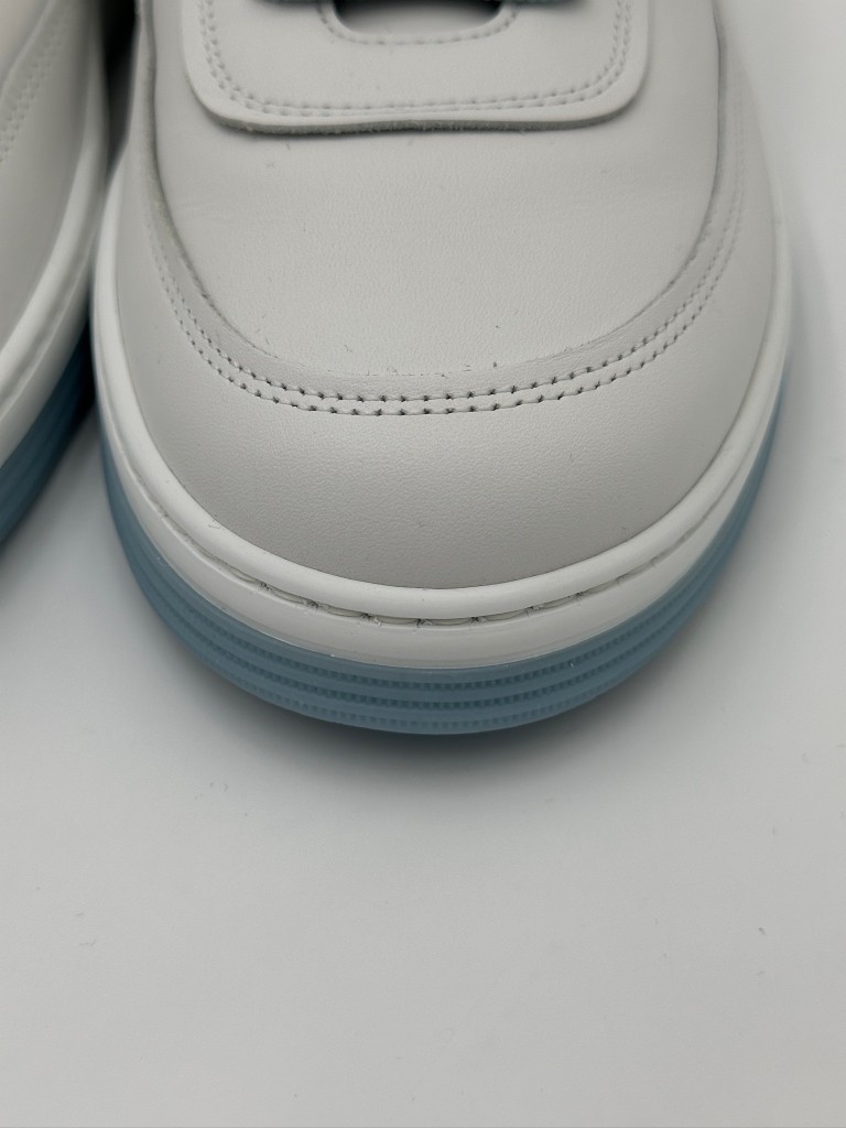 sneakersy