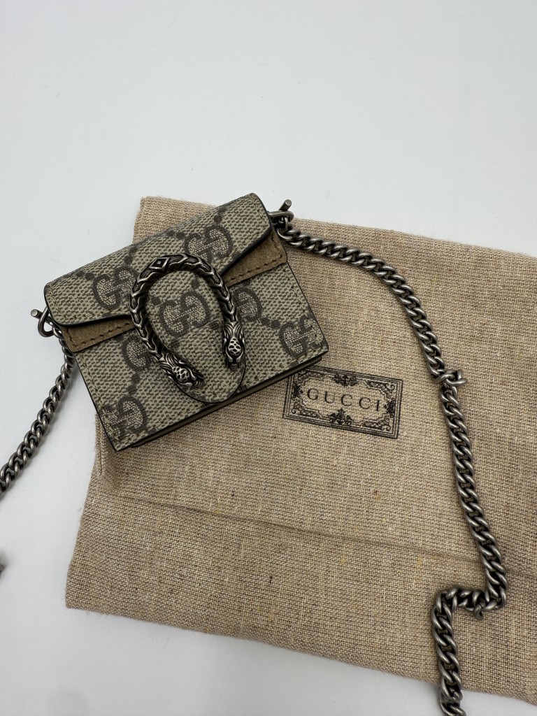 Dionysus AirPods case