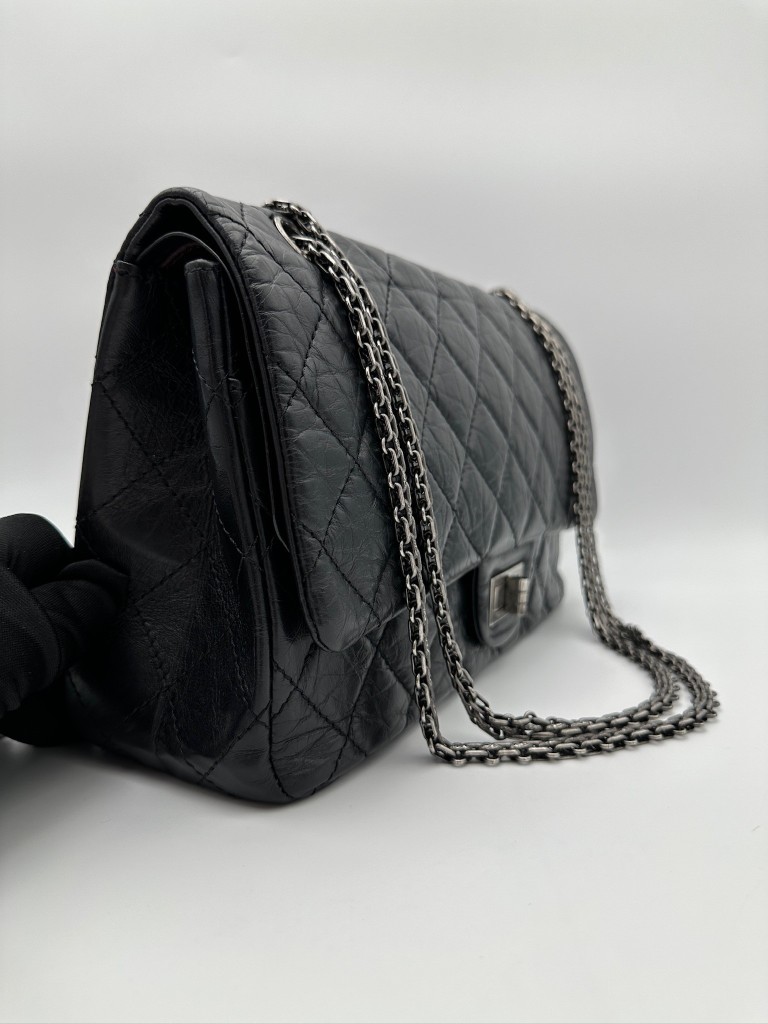 Chanel 2.55 Reissue 227 bag