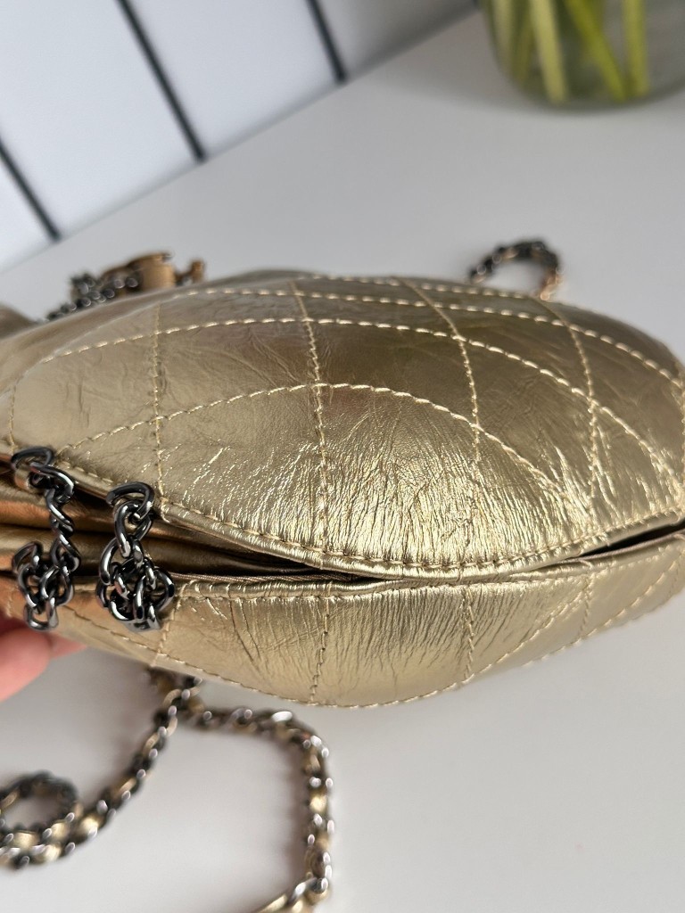 Gabrielle Bucket bag
