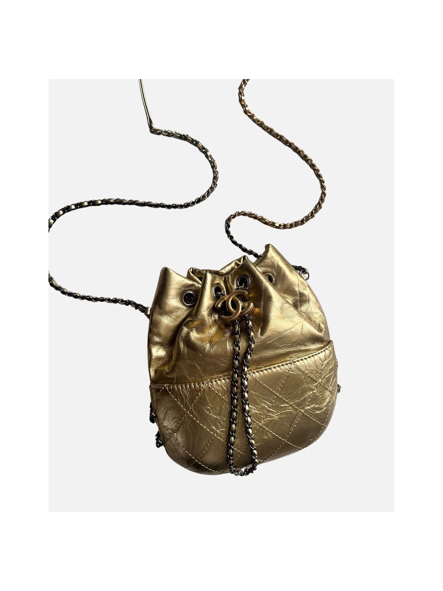 Gabrielle Bucket bag