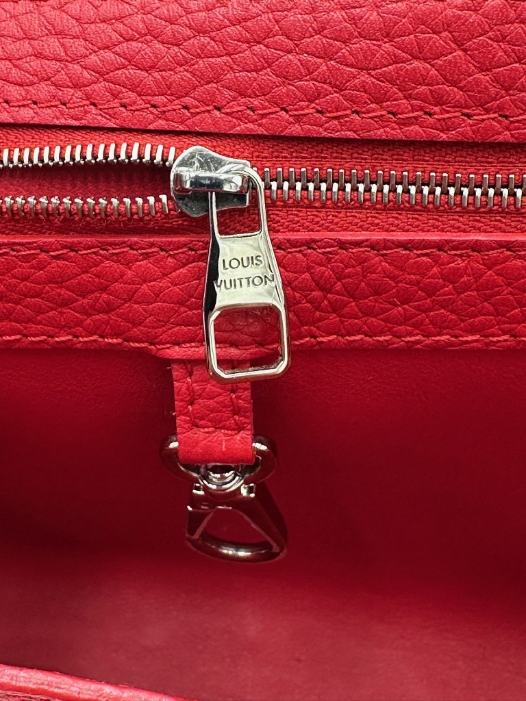 Louis Vuitton Capucines MM bag