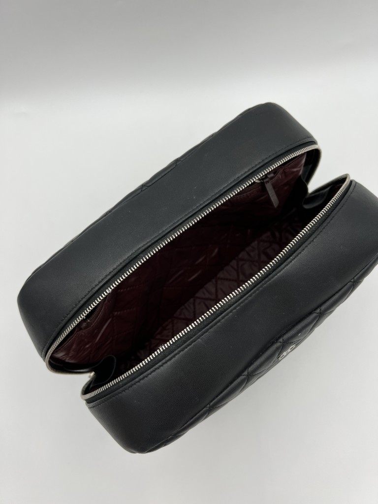 cosmetic pouch
