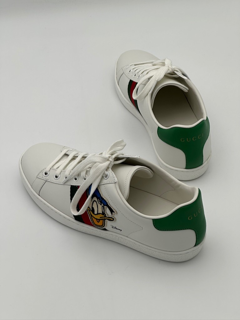 sneakersy
