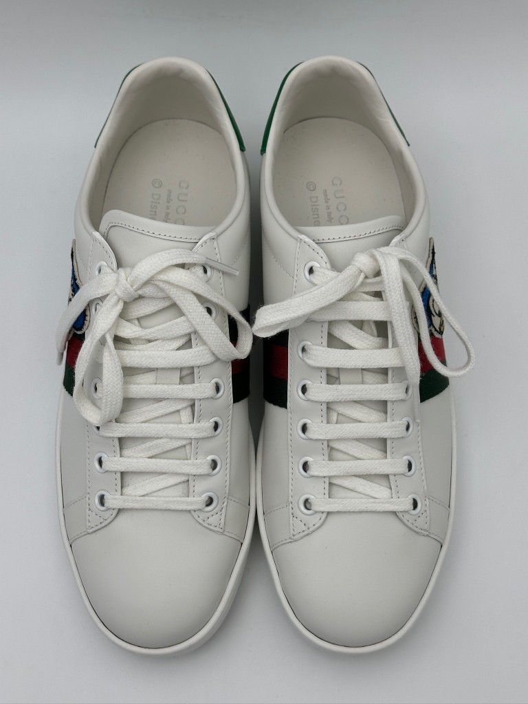 sneakersy