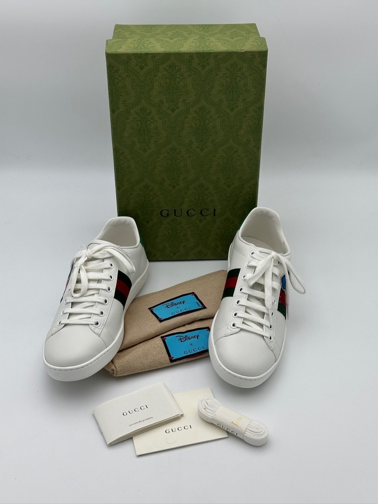 sneakersy