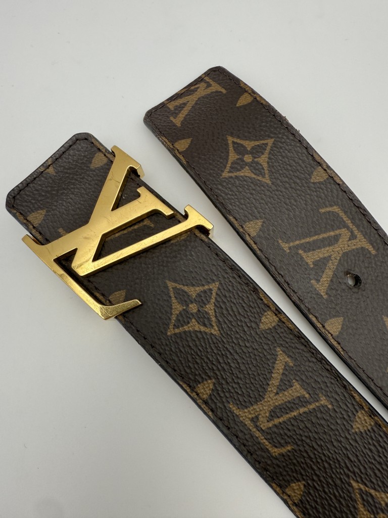 LV Initiales belt