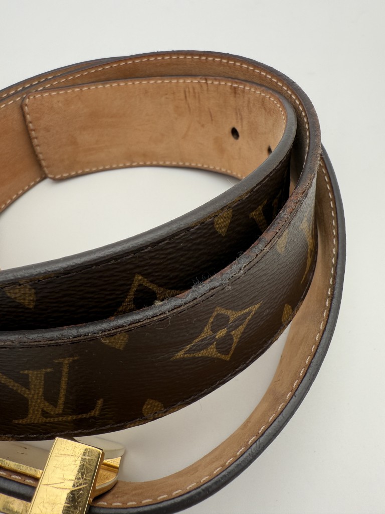 LV Initiales belt