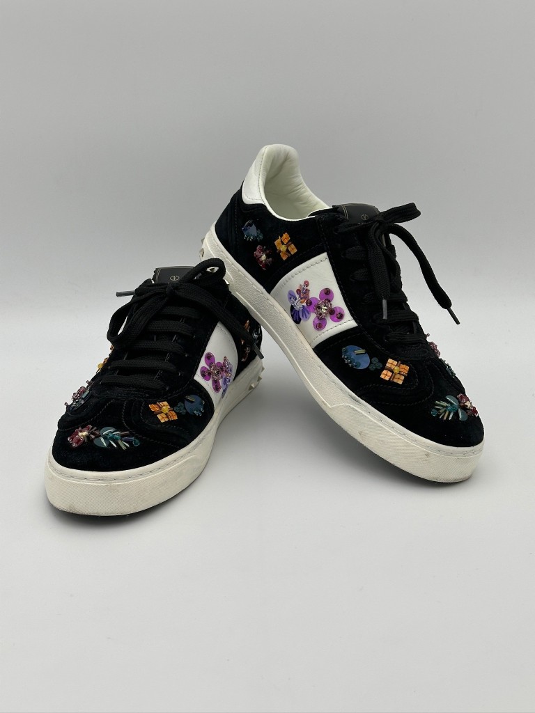 sneakersy