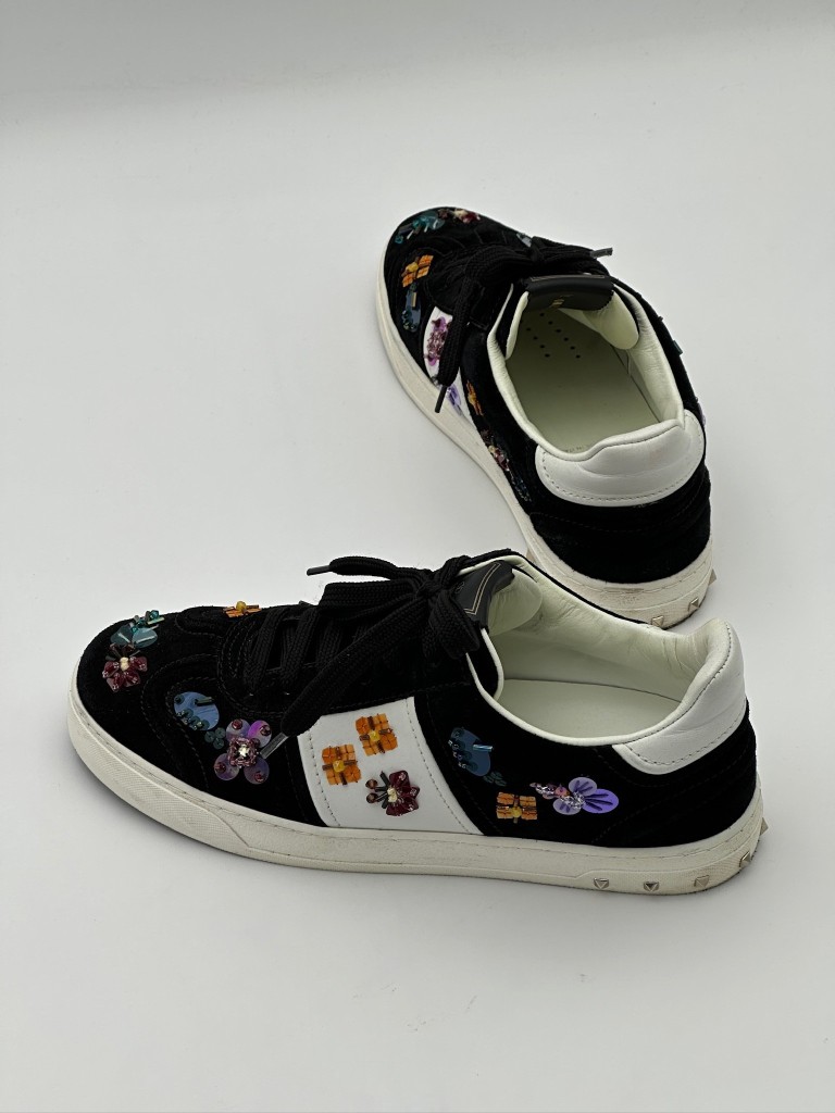 sneakersy