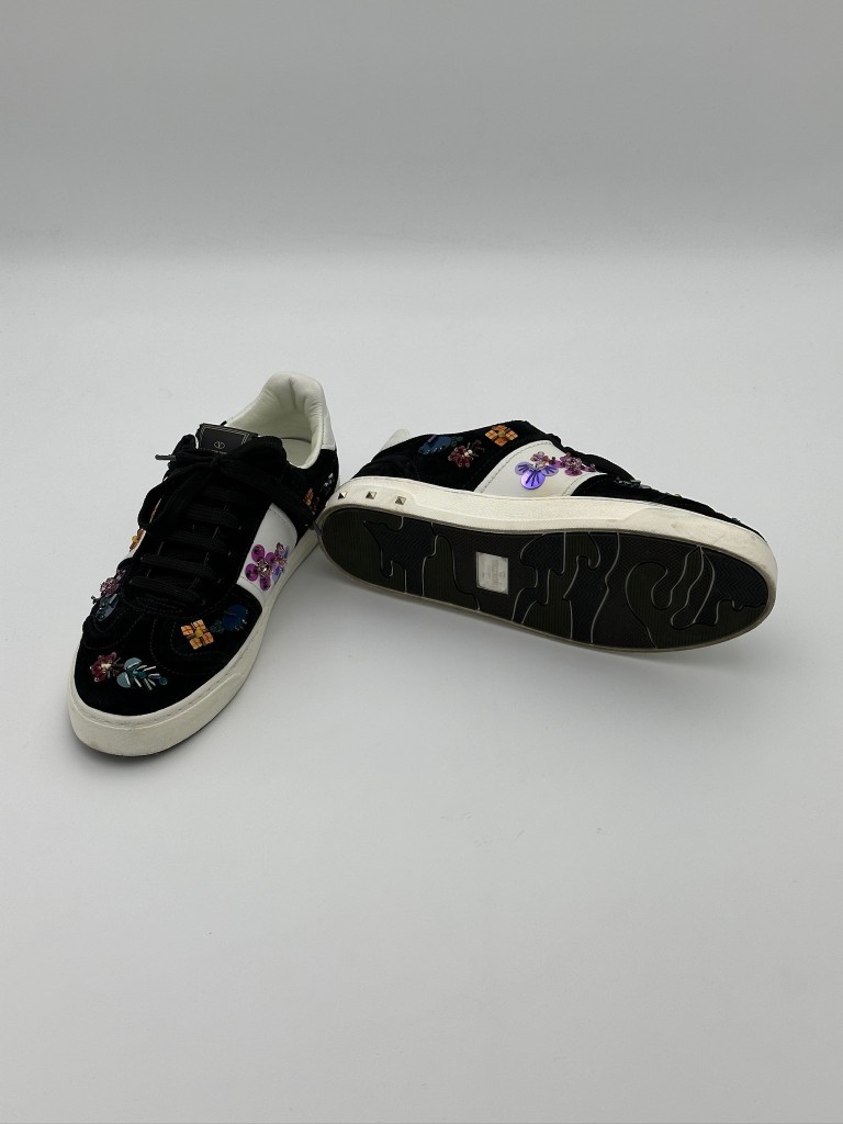 sneakersy