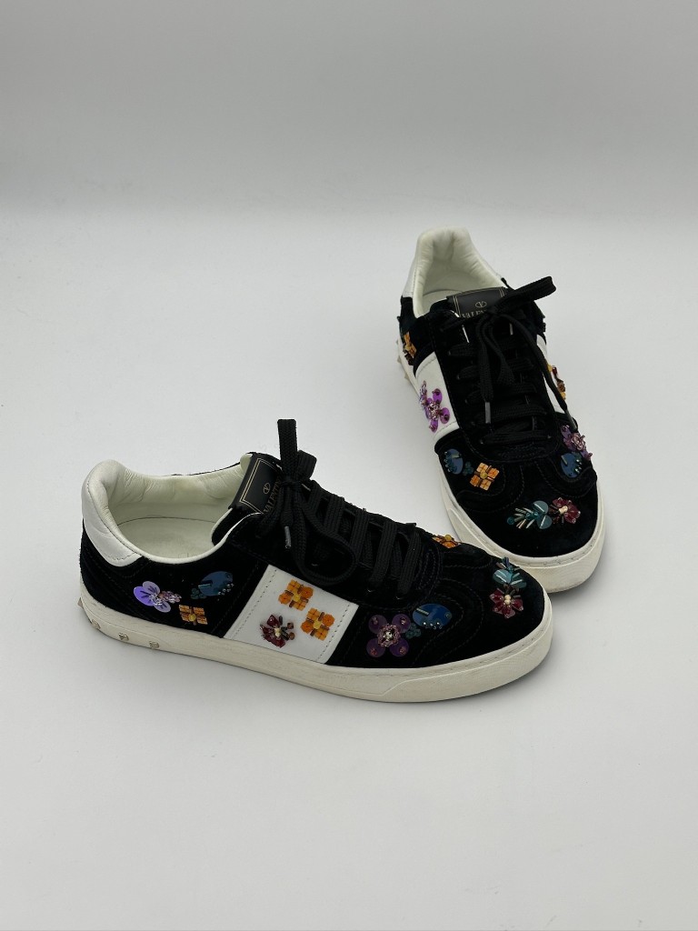 sneakersy