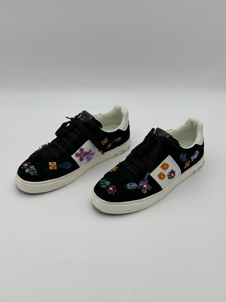 sneakersy
