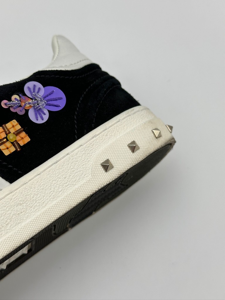 sneakersy