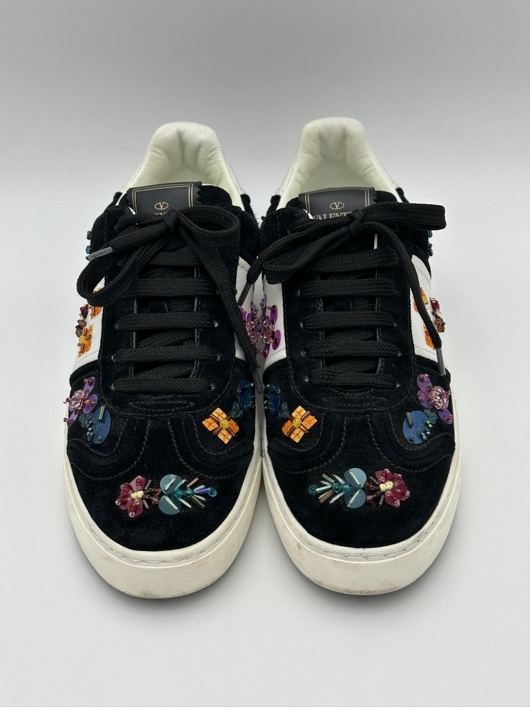 sneakersy