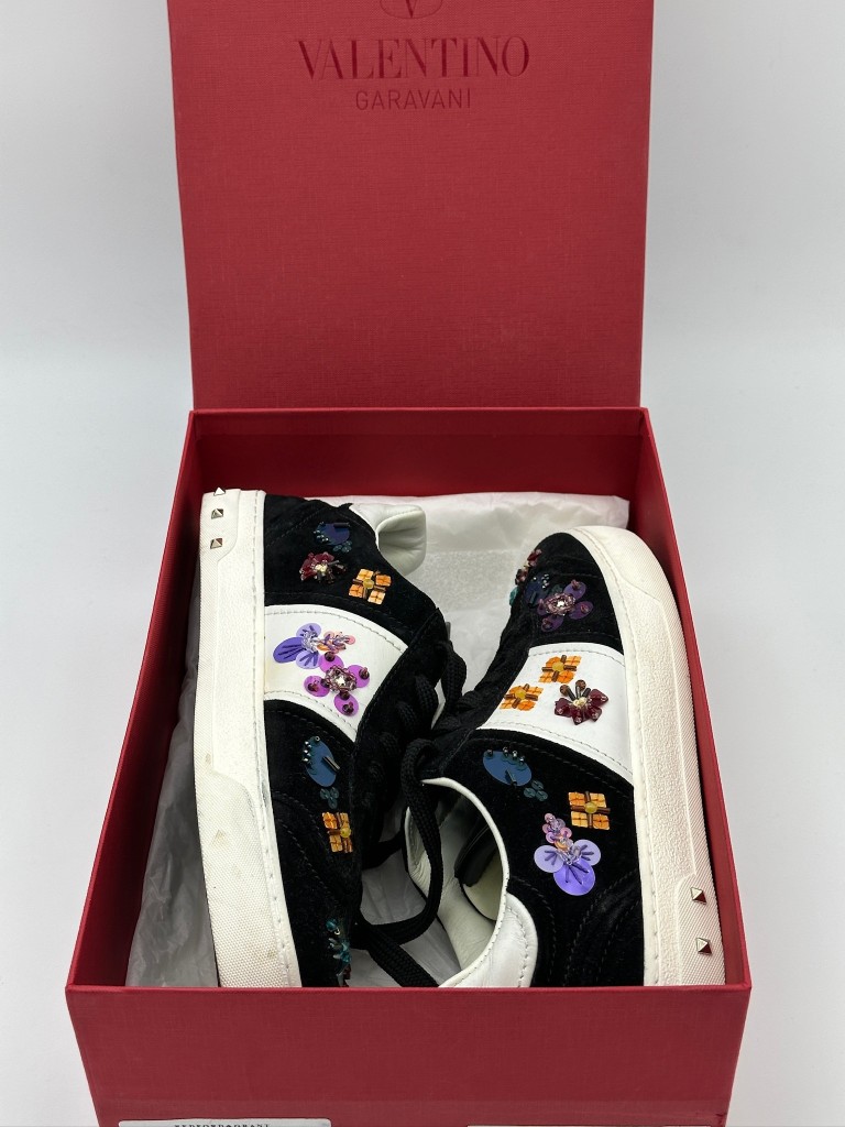 sneakersy