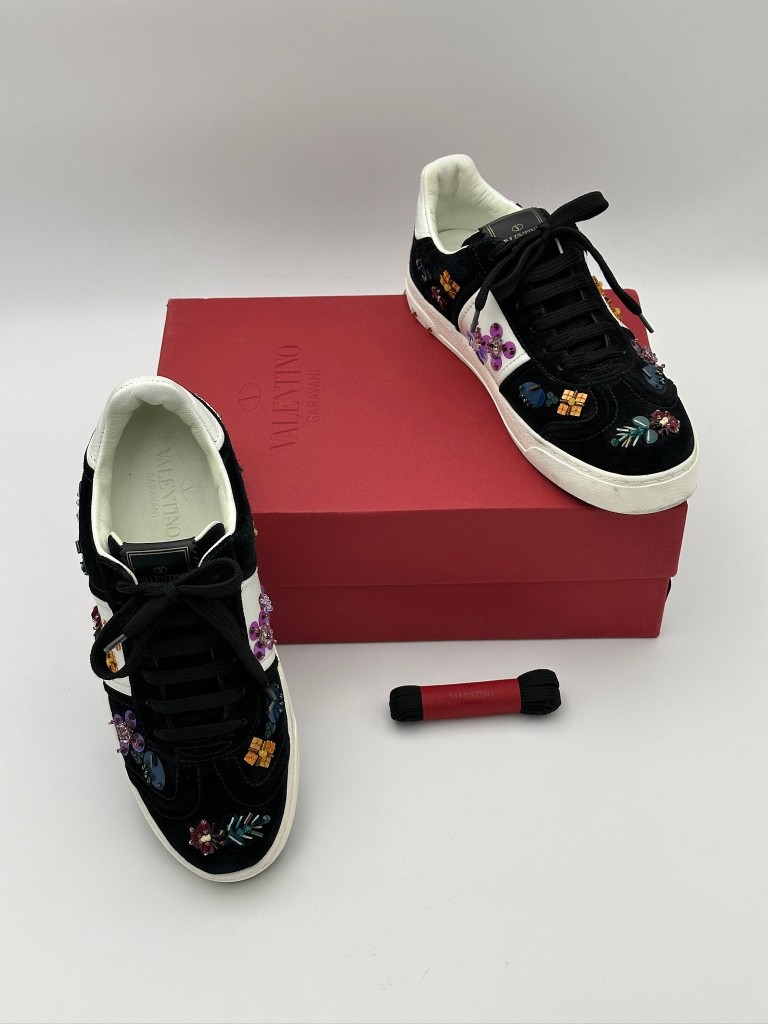 sneakersy