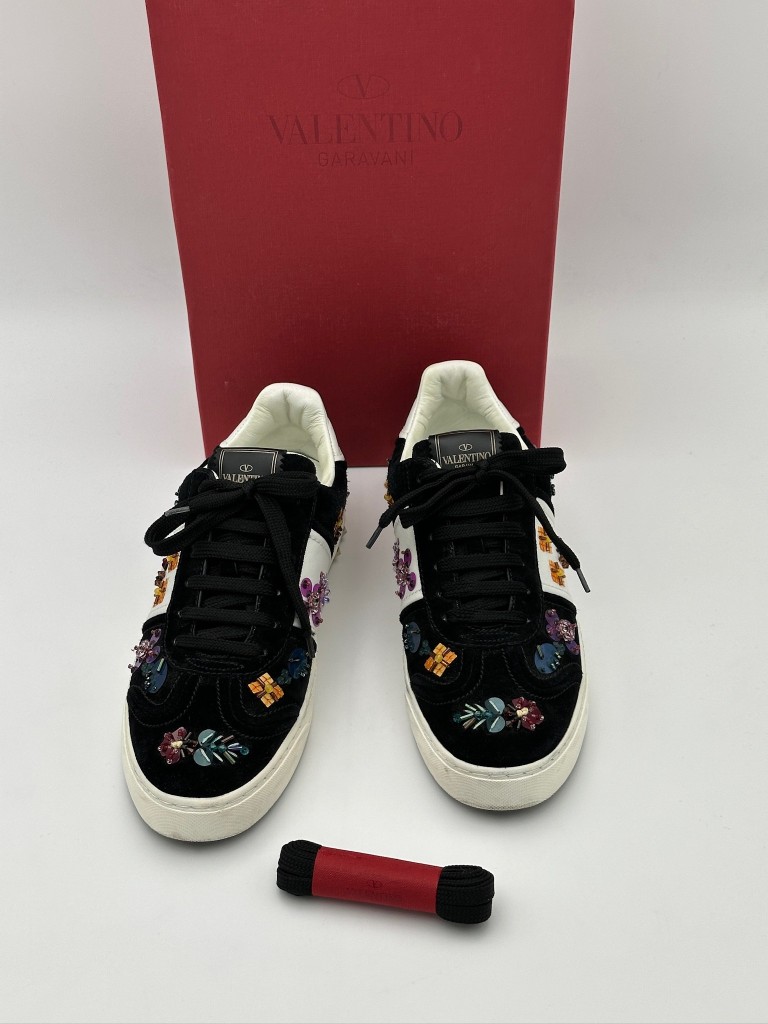 sneakersy