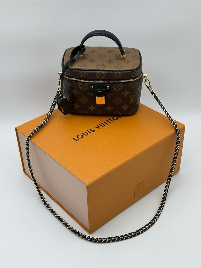 louis-vuitton-vanity-torebka