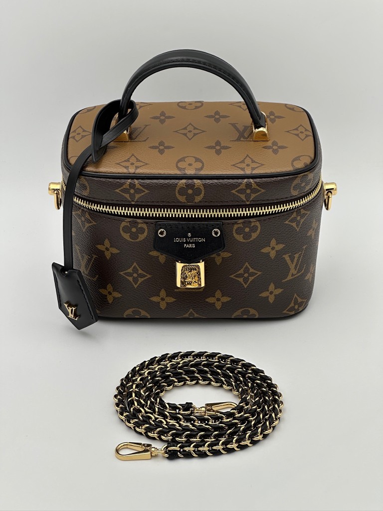 louis-vuitton-vanity-torebka