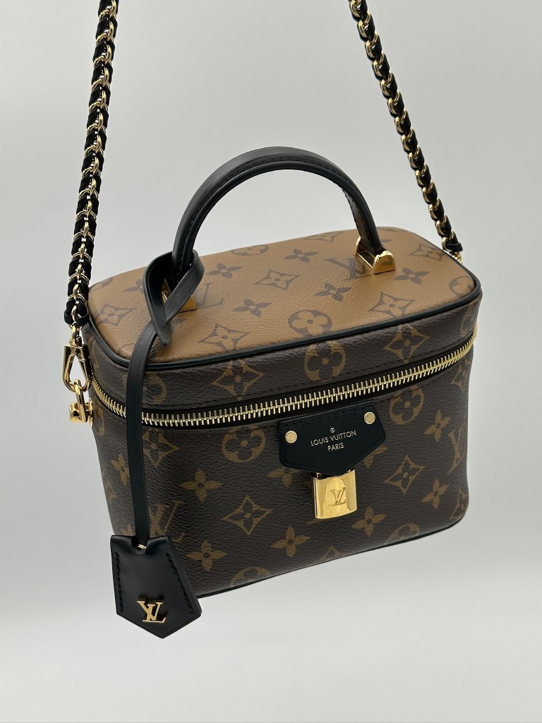 louis-vuitton-vanity-torebka