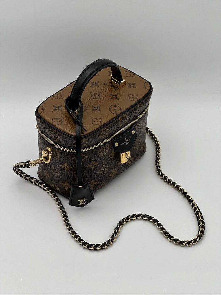 louis-vuitton-vanity-torebka