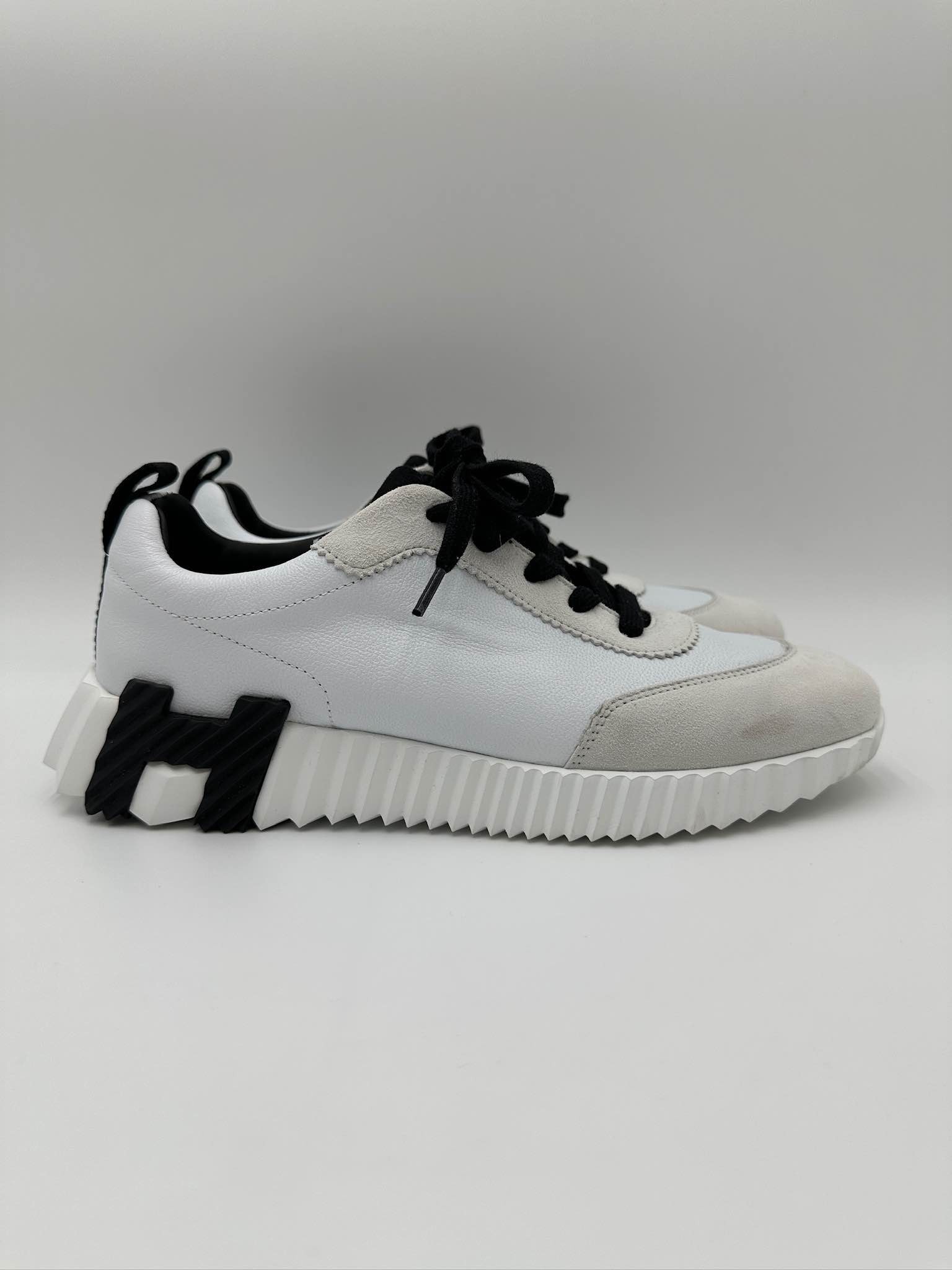Bouncing sneakers