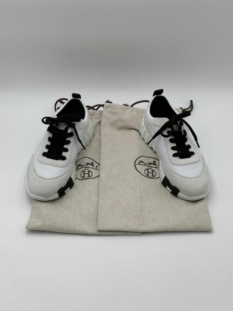Bouncing sneakers