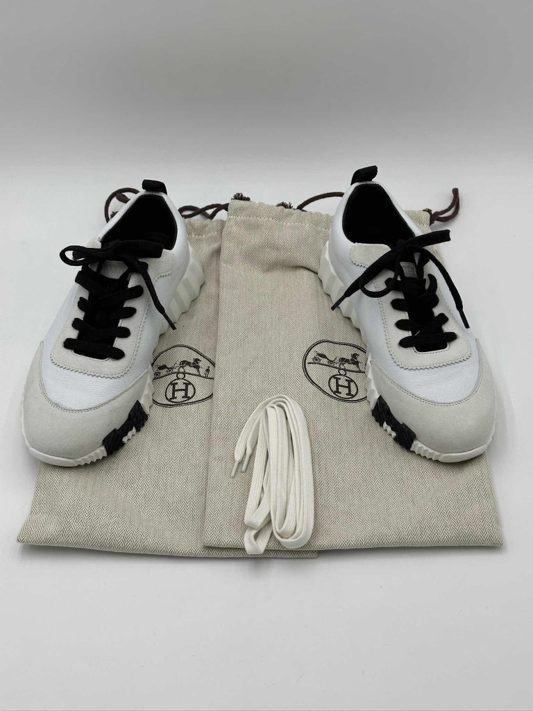 Bouncing sneakers