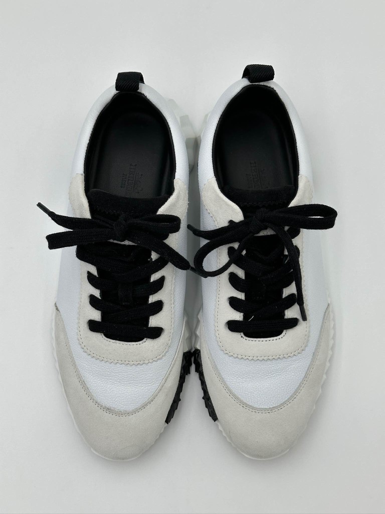 Bouncing sneakers