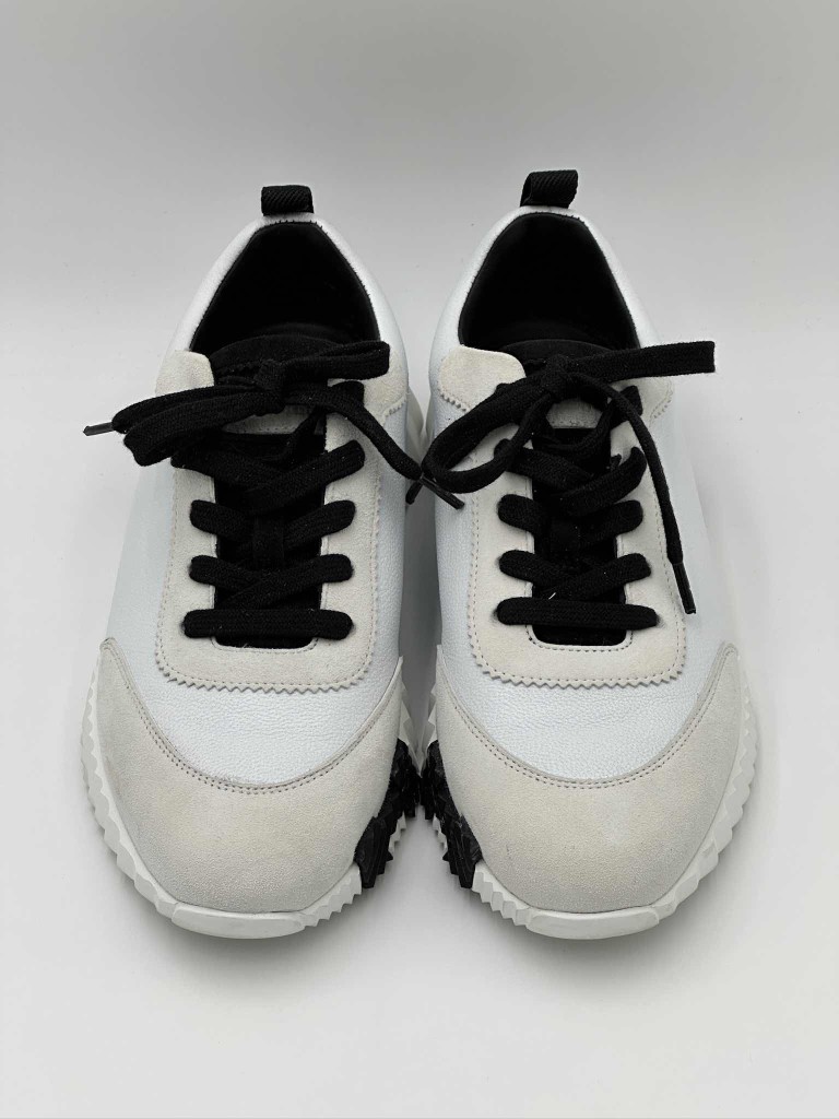 Bouncing sneakers