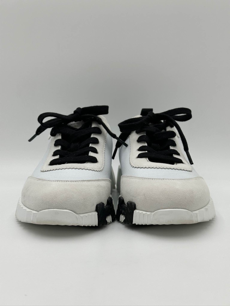 Bouncing sneakers