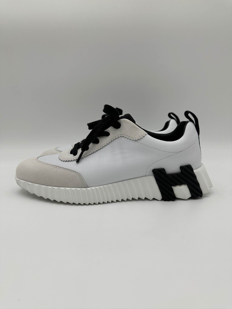 Bouncing sneakers
