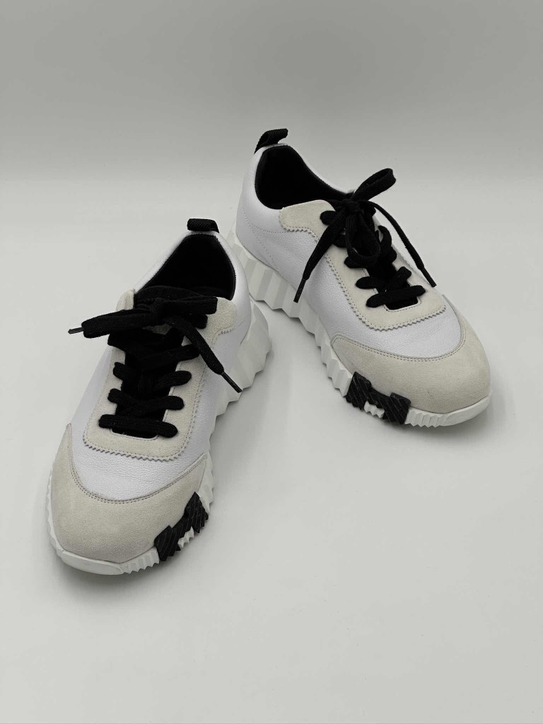 Bouncing sneakers
