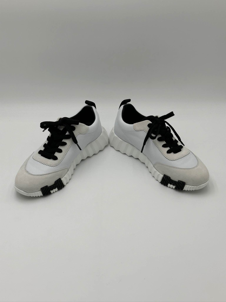 Bouncing sneakers