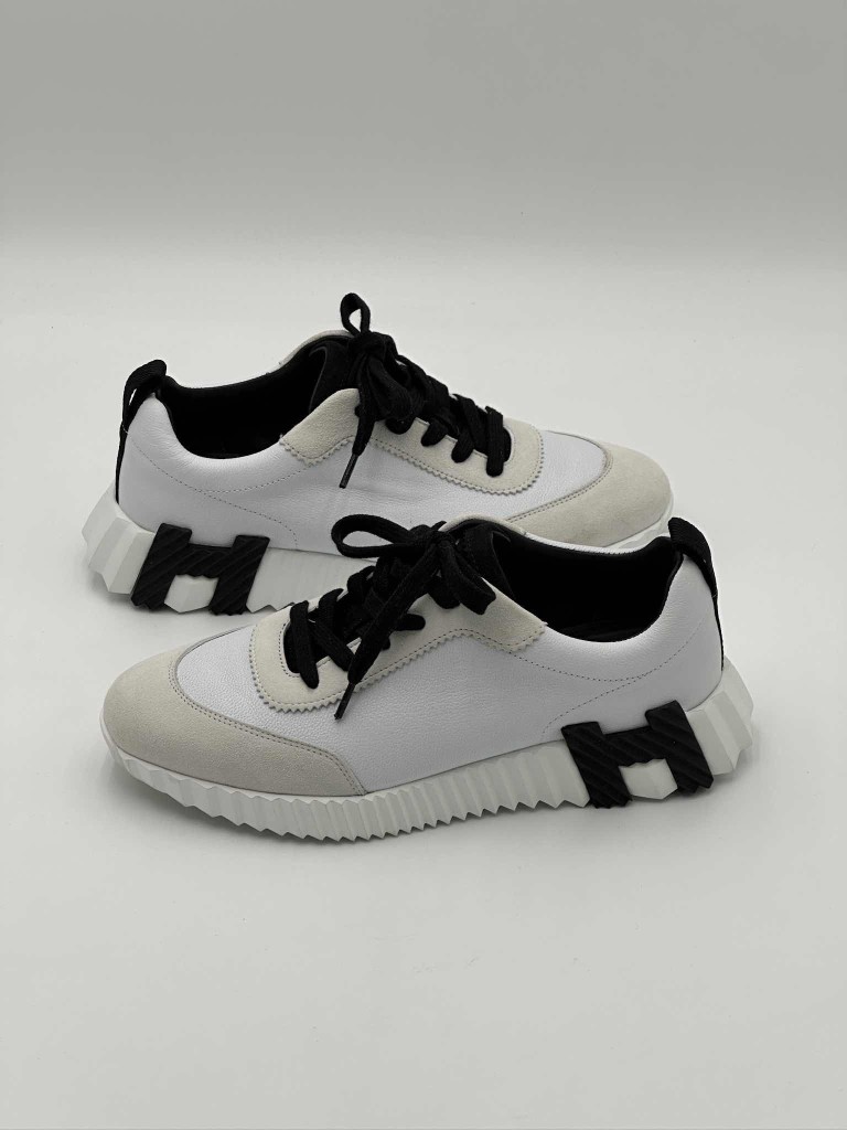 Bouncing sneakers