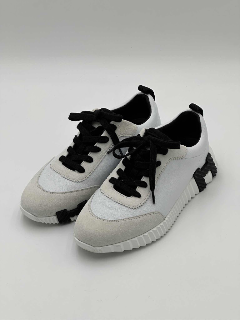 Bouncing sneakers