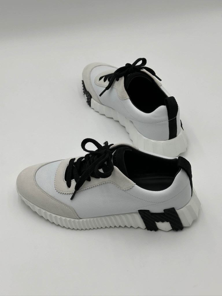 Bouncing sneakers