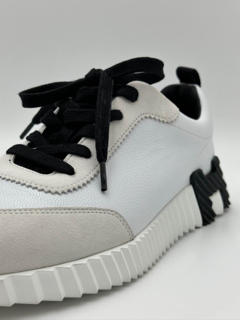 Bouncing sneakers