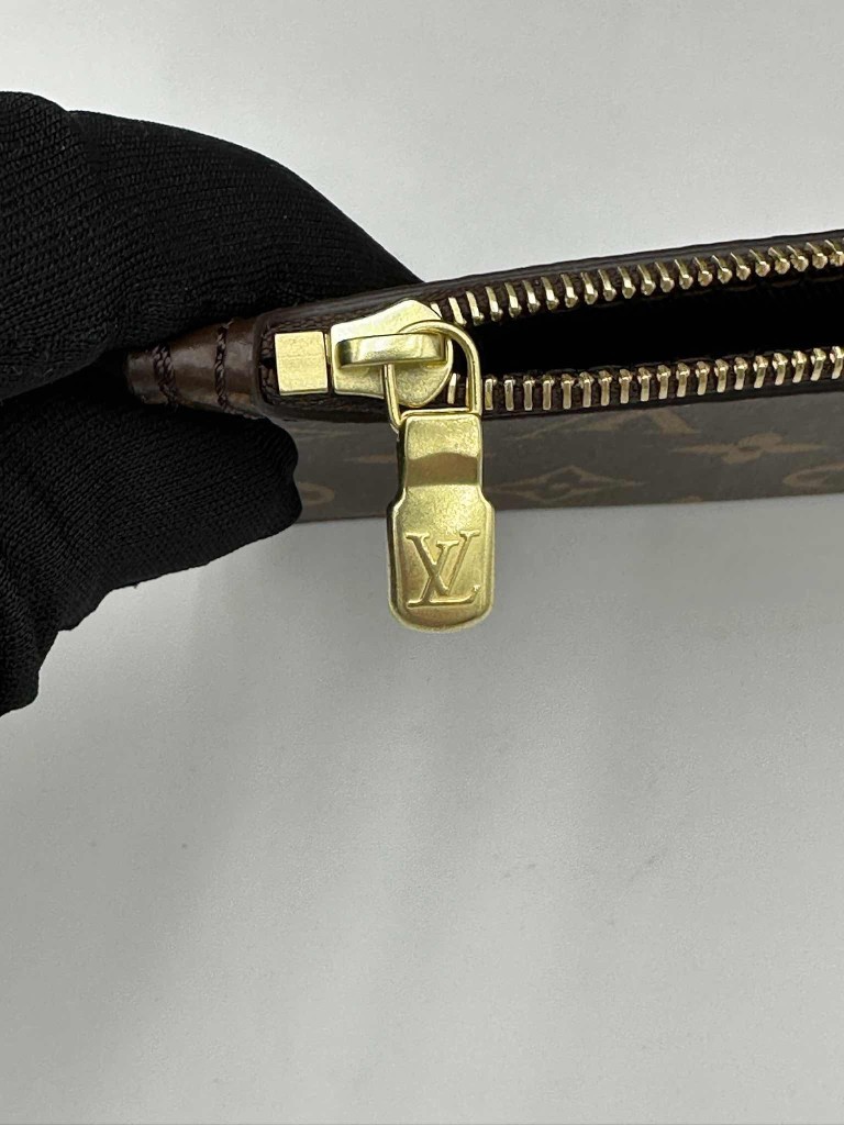 LOUIS VUITTON Reverse Monogram Loop Hobo bag