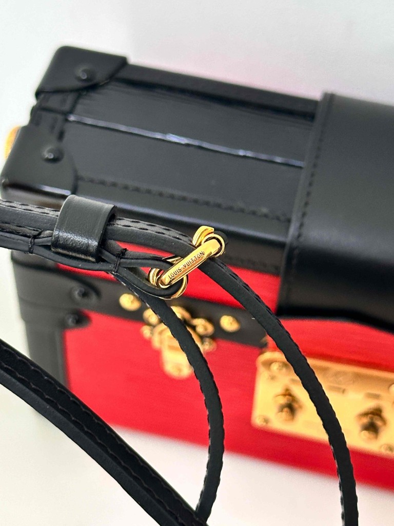 LOUIS VUITTON Petite Malle bag