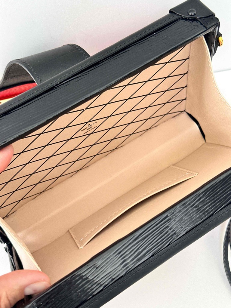 LOUIS VUITTON Petite Malle bag