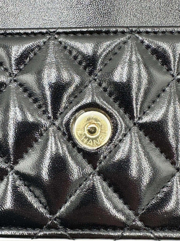 Chanel Wallet on Chain